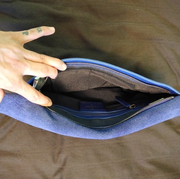 Unique royal Blue Envelope versatile cross body - Picture 3 of 5